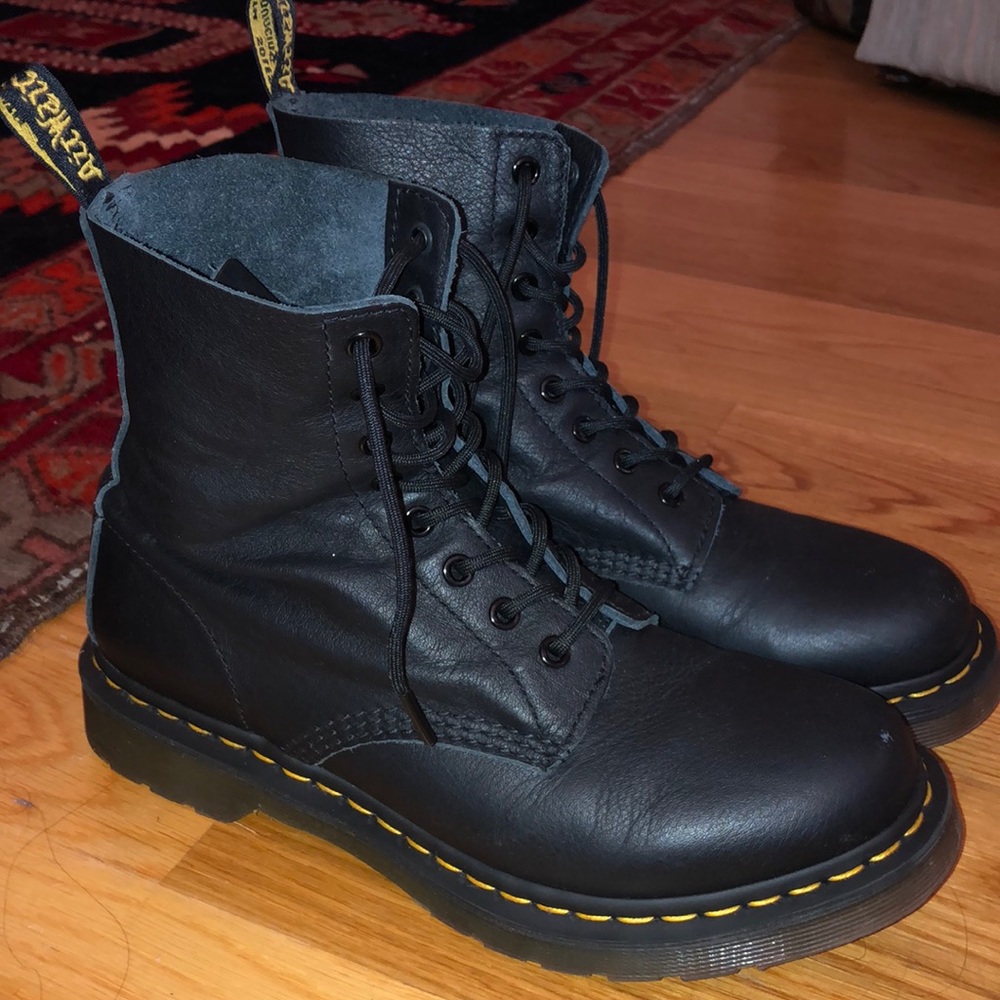 Dr. Martens 1460 Pascal Boots